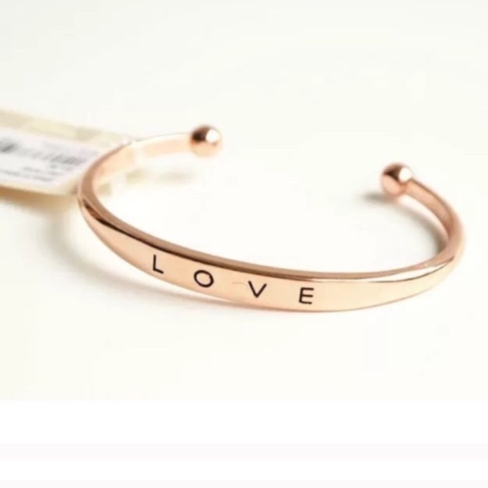 🎉HP🎉Gold Bangle “Love” Bracelet
